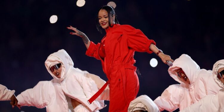 Rihanna enciende las redes luego de su Show en el Medio tiempo del Super Bowl