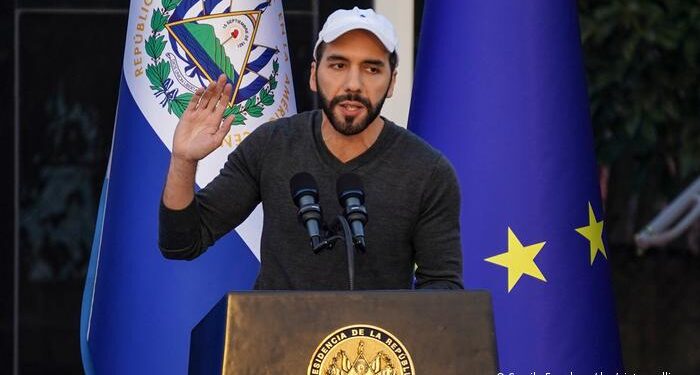 Bukele opina que se ha ido la capacidad de EE.UU de usar la democracia.