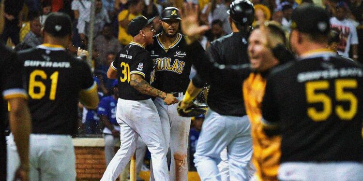 Águilas abandonan el sótano tras derrotar al Licey